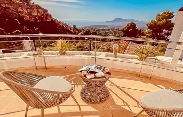 4 makuuhuone Huvila myytävänä paikassa Altea mukana uima-altaan 
autotalli - 1 166 500 € (Ref: 9594679)