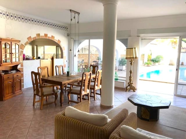 8 slaapkamer Villa te koop in Cometa - Carrió, Calpe / Calp met zwembad garage - € 790.000 (Ref: 9594681)