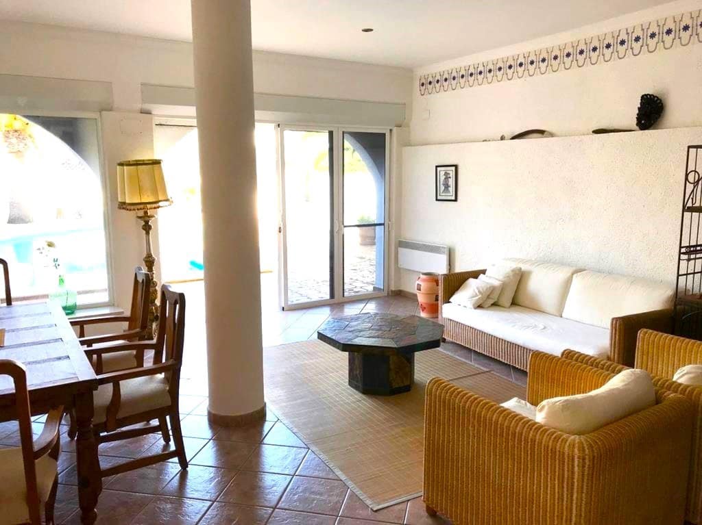 8 slaapkamer Villa te koop in Calpe / Calp met zwembad garage - € 790.000 (Ref: 9594681)