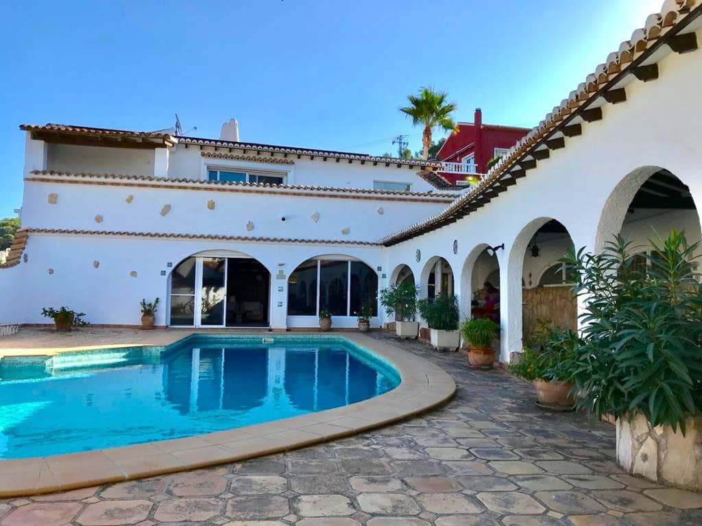 8 slaapkamer Villa te koop in Calpe / Calp met zwembad garage - € 790.000 (Ref: 9594681)