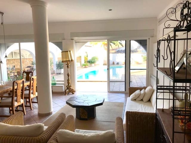 8 slaapkamer Villa te koop in Cometa - Carrió, Calpe / Calp met zwembad garage - € 790.000 (Ref: 9594681)