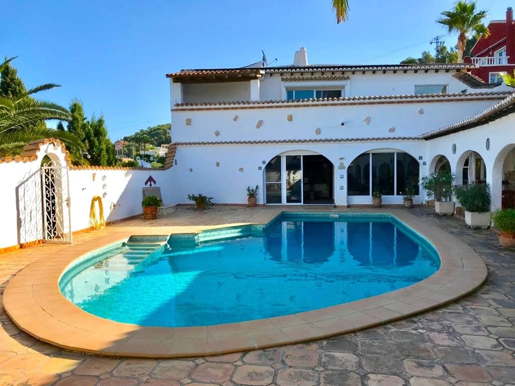 8 slaapkamer Villa te koop in Calpe / Calp met zwembad garage - € 790.000 (Ref: 9594681)