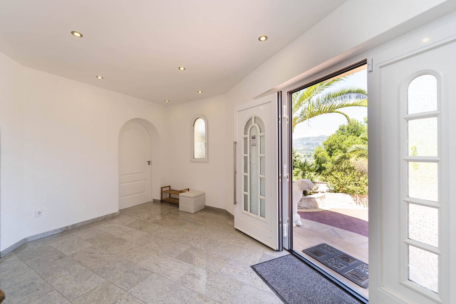 6 bedroom Villa for sale in Calpe / Calp with pool garage - € 2,400,000 (Ref: 9594685)