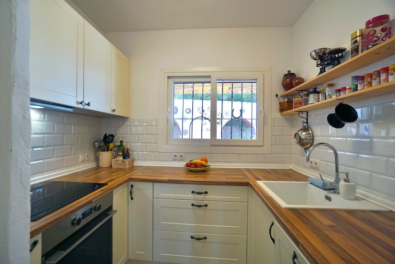 4 bedroom Villa for sale in Benissa with pool garage - € 595,000 (Ref: 9610827)