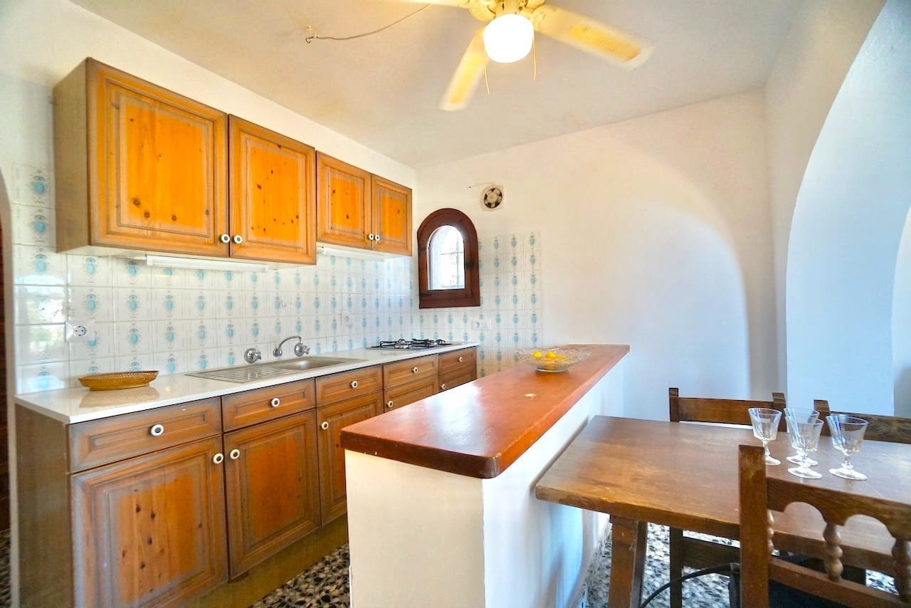 4 bedroom Villa for sale in Benissa with pool garage - € 595,000 (Ref: 9610827)