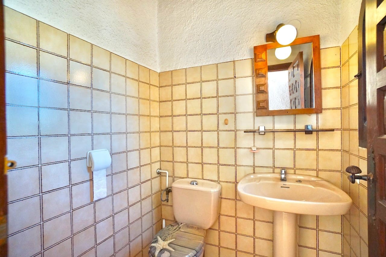 4 bedroom Villa for sale in Benissa with pool garage - € 595,000 (Ref: 9610827)