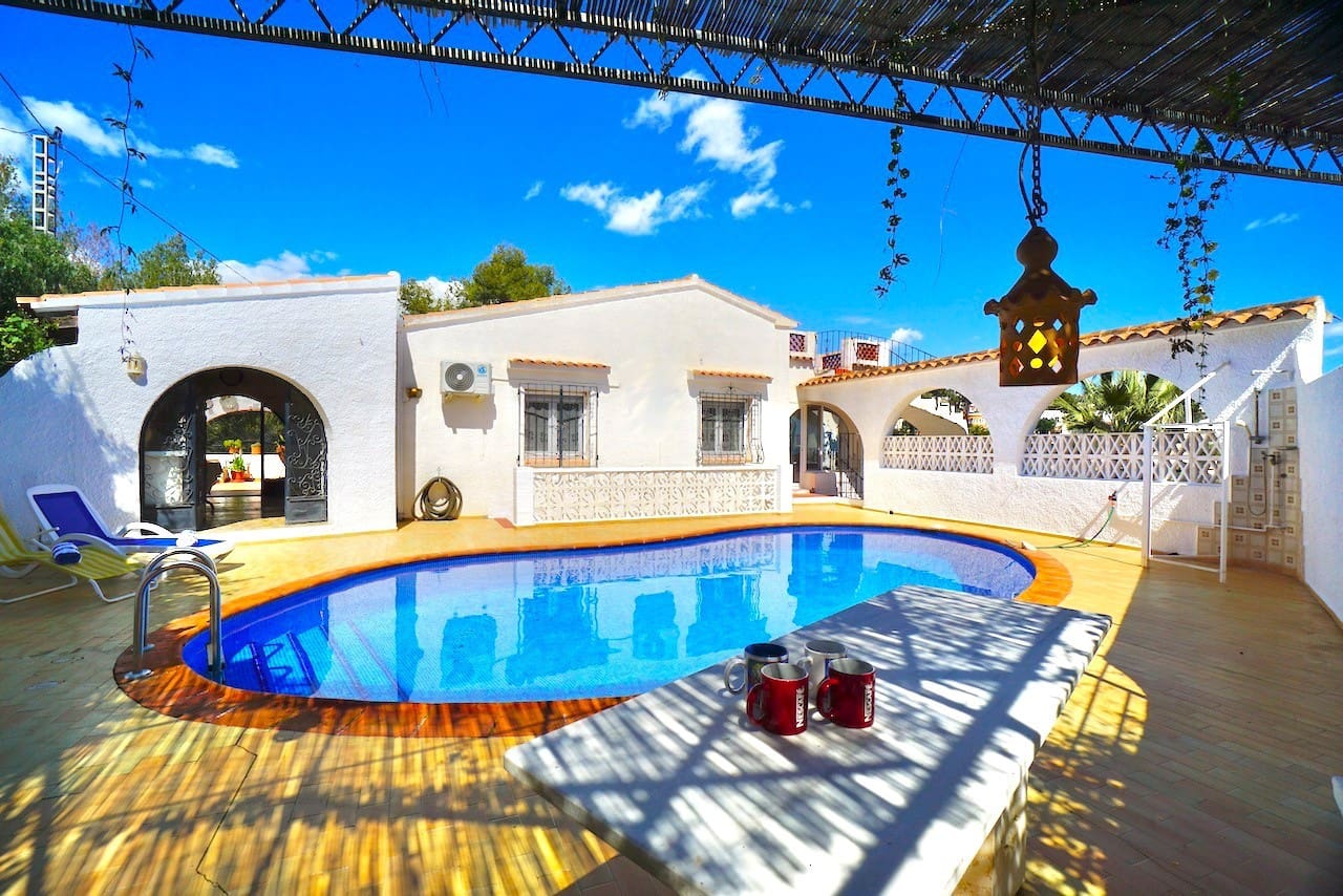 4 bedroom Villa for sale in Benissa with pool garage - € 595,000 (Ref: 9610827)