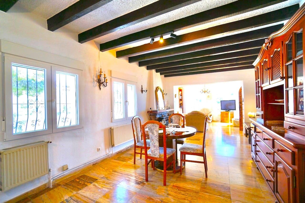 4 bedroom Villa for sale in Benissa with pool garage - € 595,000 (Ref: 9610827)