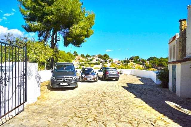 4 bedroom Villa for sale in Benissa with pool garage - € 595,000 (Ref: 9610827)