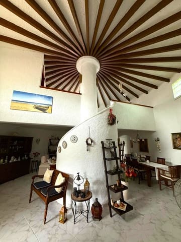 10 bedroom Villa for sale in Benissa with pool - € 600,000 (Ref: 9610828)