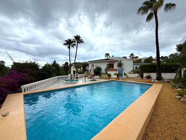 10 bedroom Villa for sale in Benissa with pool - € 600,000 (Ref: 9610828)