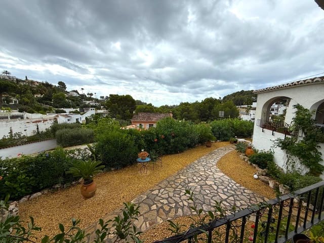 10 bedroom Villa for sale in Benissa with pool - € 600,000 (Ref: 9610828)