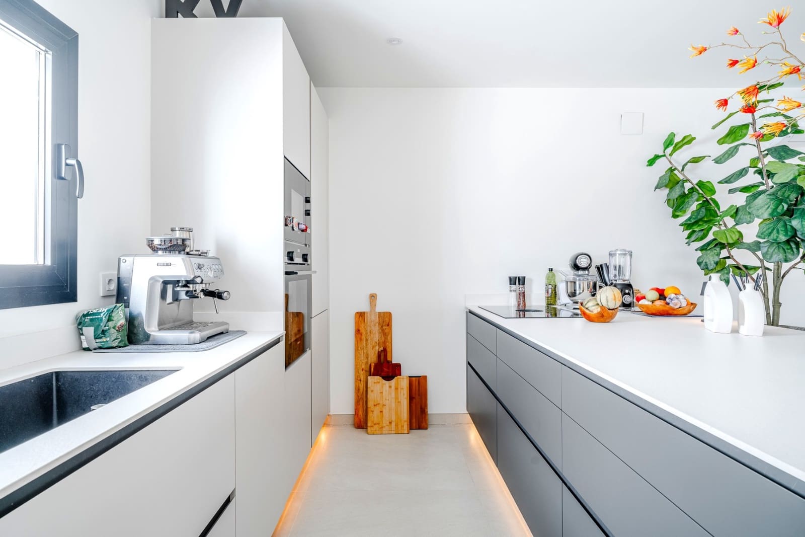 4 bedroom Villa for sale in Benissa with pool garage - € 1,950,000 (Ref: 9610830)