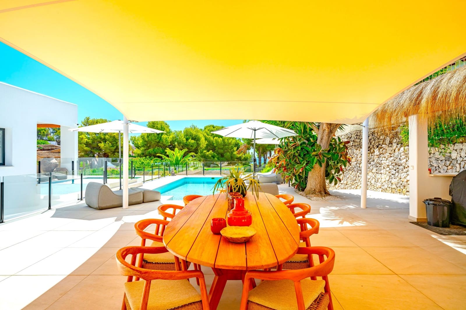 4 bedroom Villa for sale in Benissa with pool garage - € 1,950,000 (Ref: 9610830)