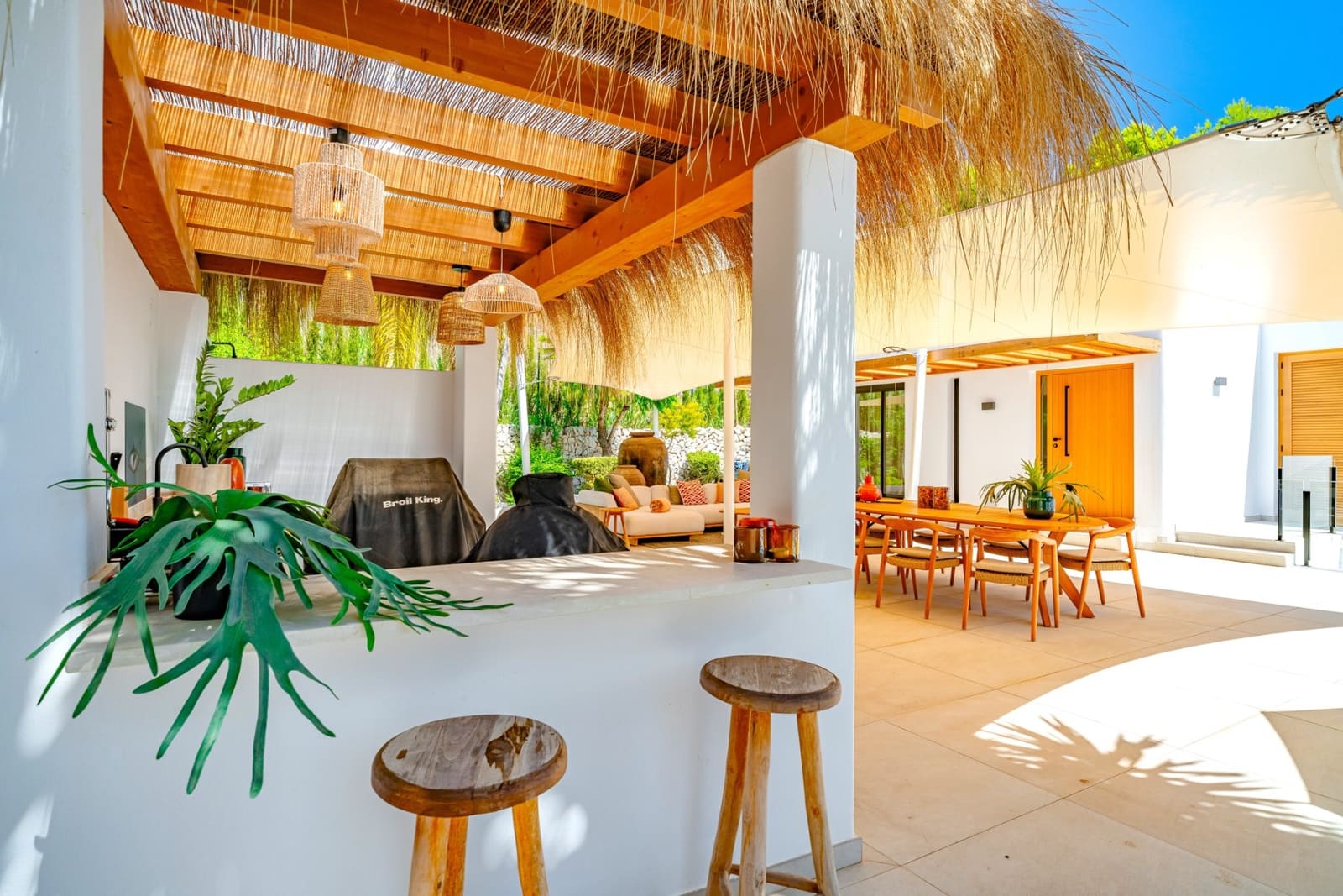 4 bedroom Villa for sale in Benissa with pool garage - € 1,950,000 (Ref: 9610830)