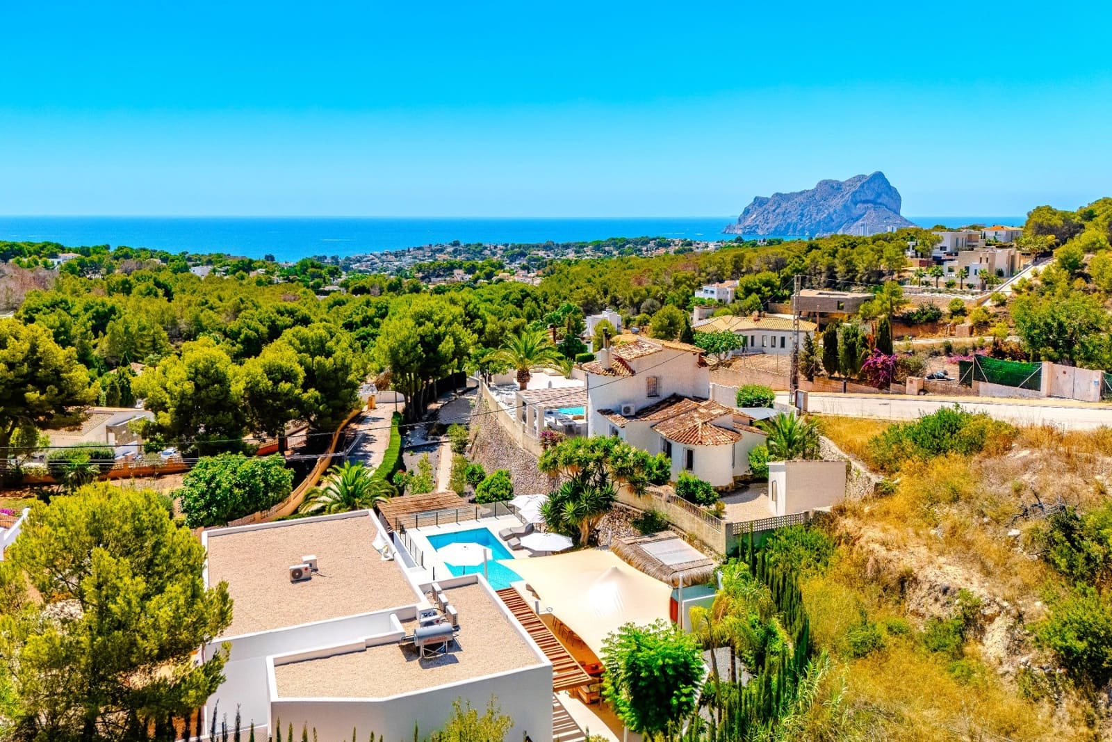 4 bedroom Villa for sale in Benissa with pool garage - € 1,950,000 (Ref: 9610830)