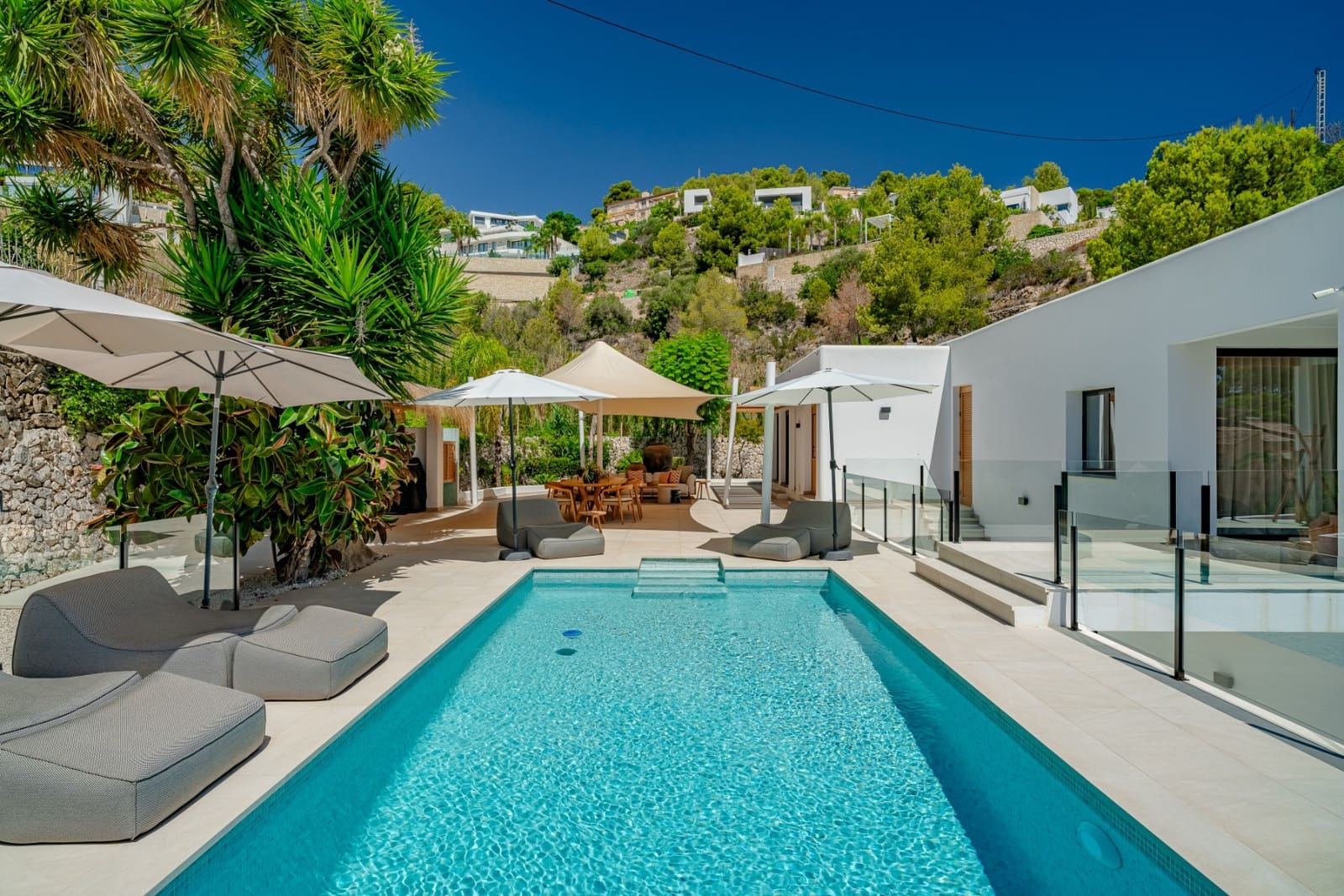 4 bedroom Villa for sale in Benissa with pool garage - € 1,950,000 (Ref: 9610830)