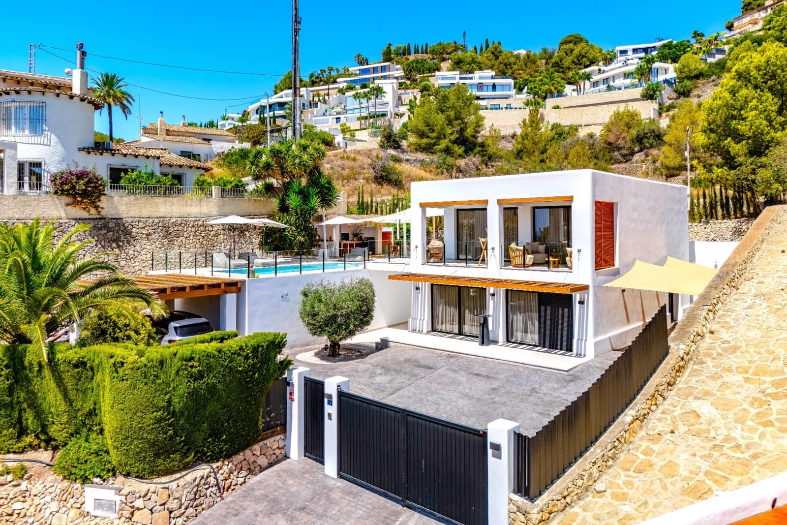 4 bedroom Villa for sale in Benissa with pool garage - € 1,950,000 (Ref: 9610830)