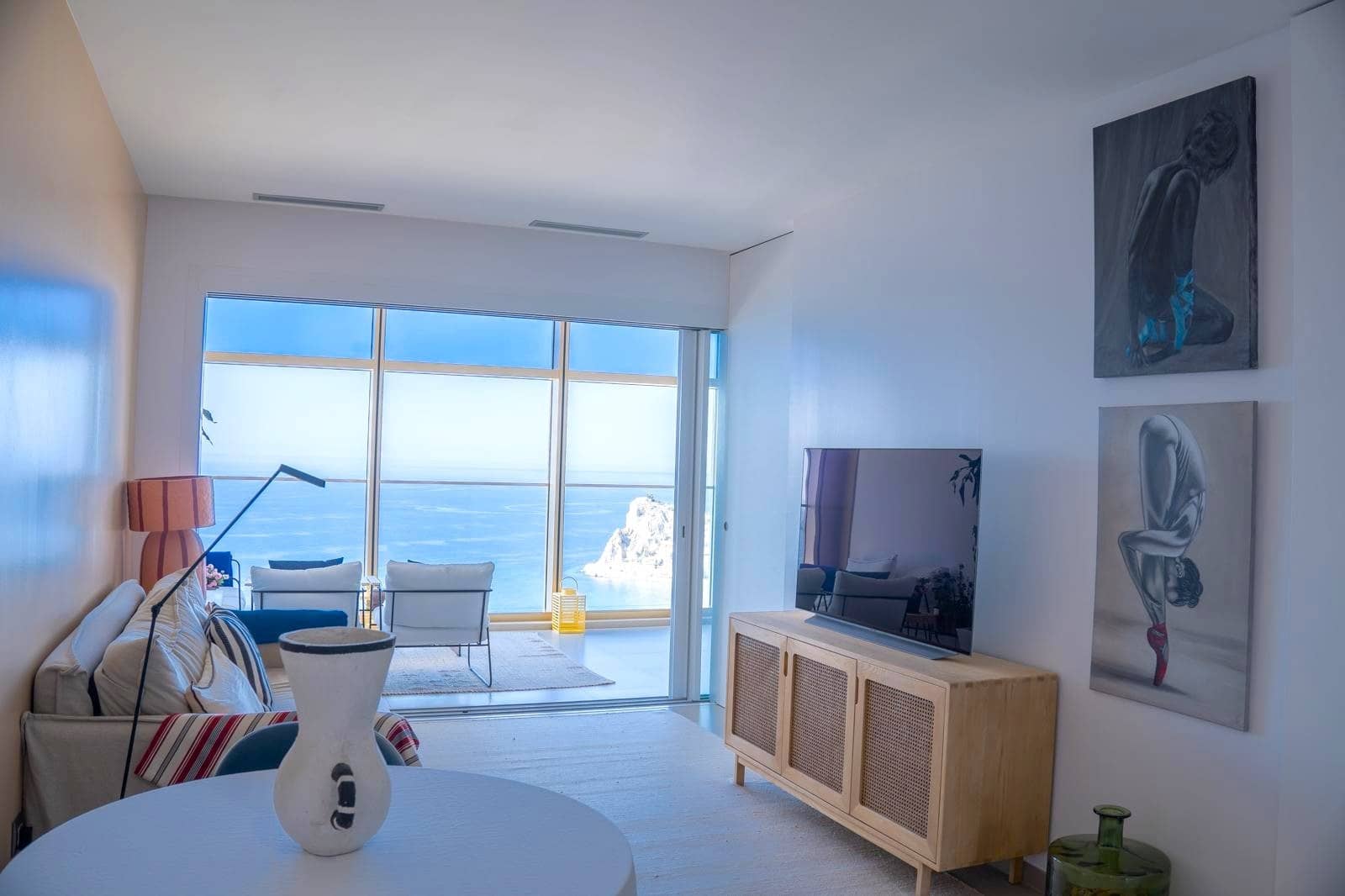 2 bedroom Apartment for sale in Benidorm with pool garage - € 749,000 (Ref: 9610831)