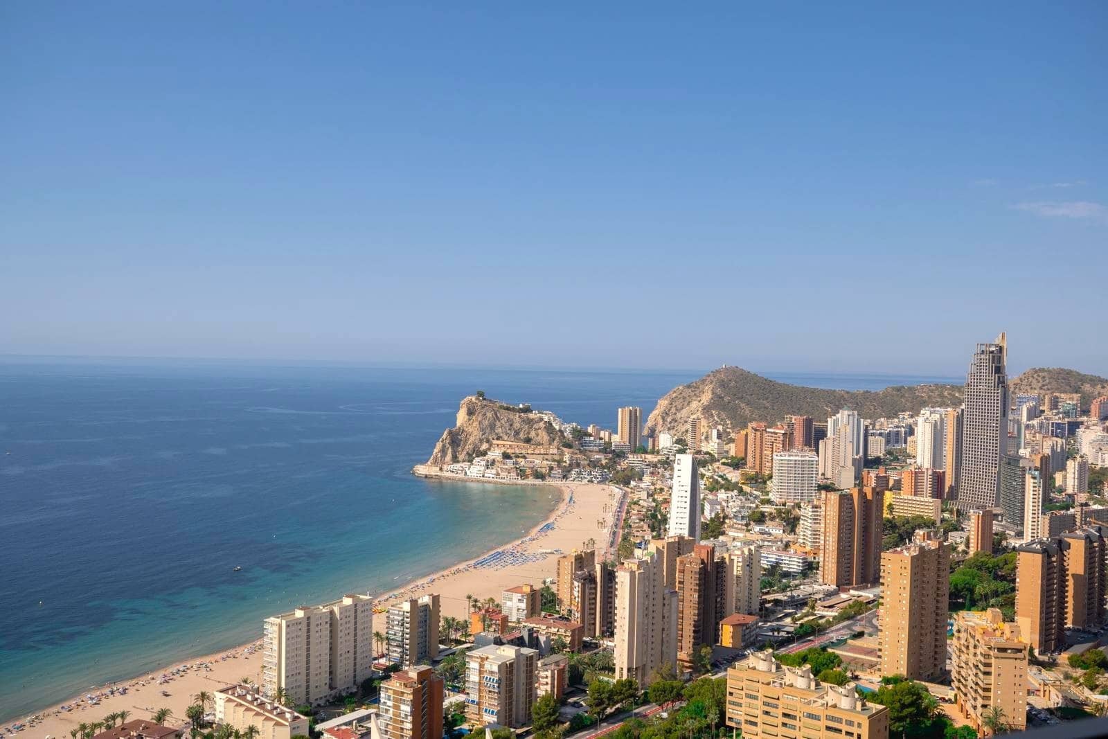 2 bedroom Apartment for sale in Benidorm with pool garage - € 749,000 (Ref: 9610831)