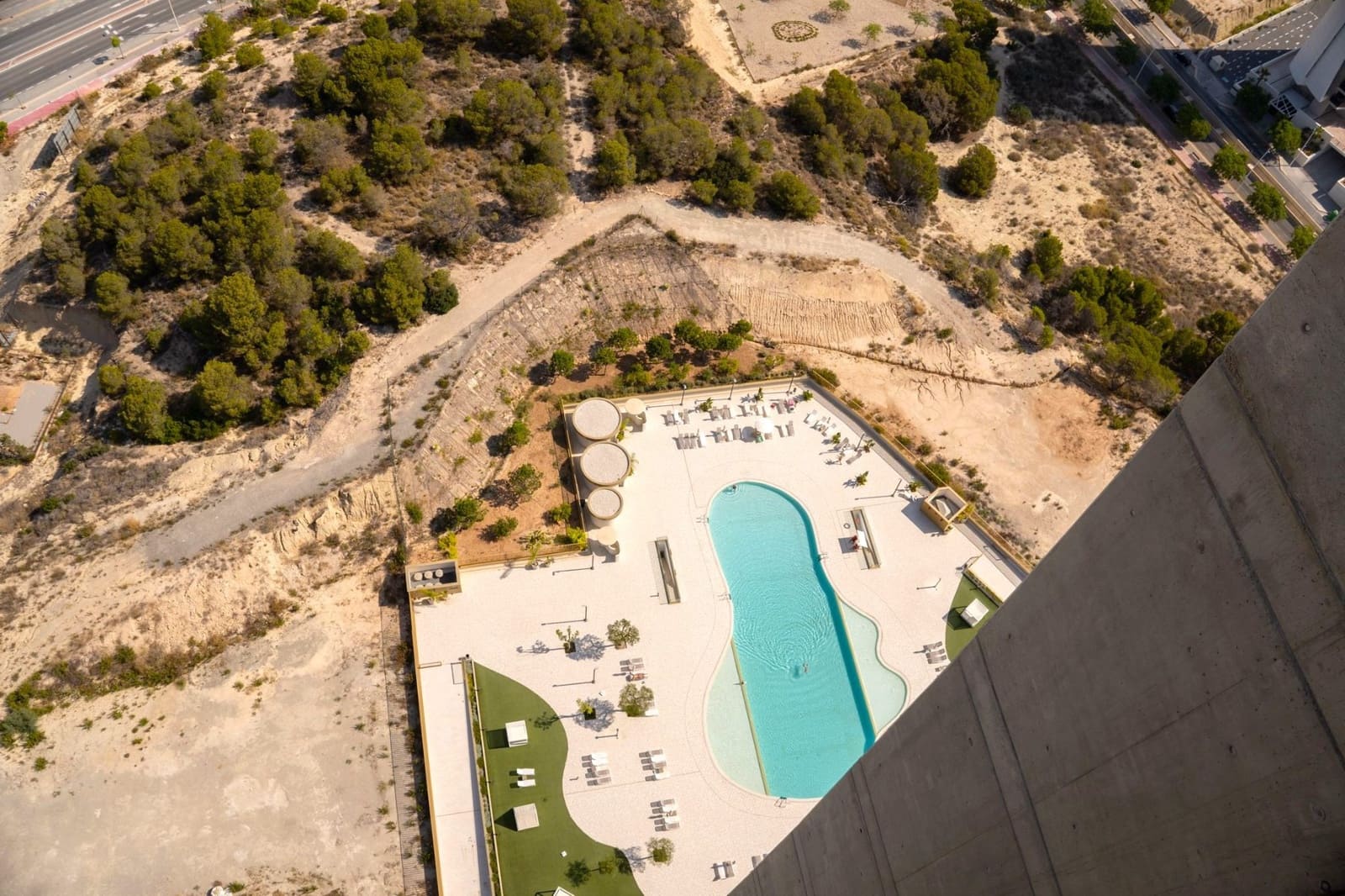 2 bedroom Apartment for sale in Benidorm with pool garage - € 749,000 (Ref: 9610831)