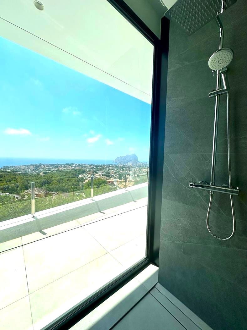 4 bedroom Villa for sale in Benissa with pool garage - € 2,900,000 (Ref: 9614735)