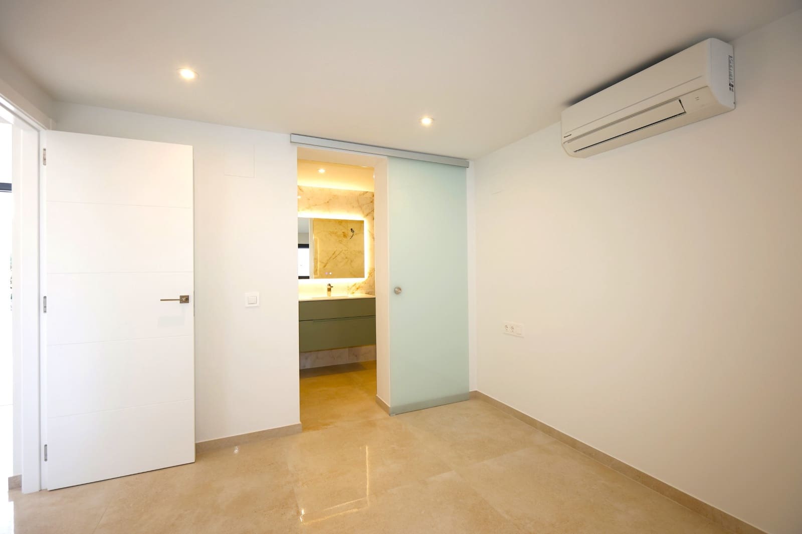 4 slaapkamer Villa te koop in Calpe / Calp met zwembad garage - € 840.000 (Ref: 9614736)