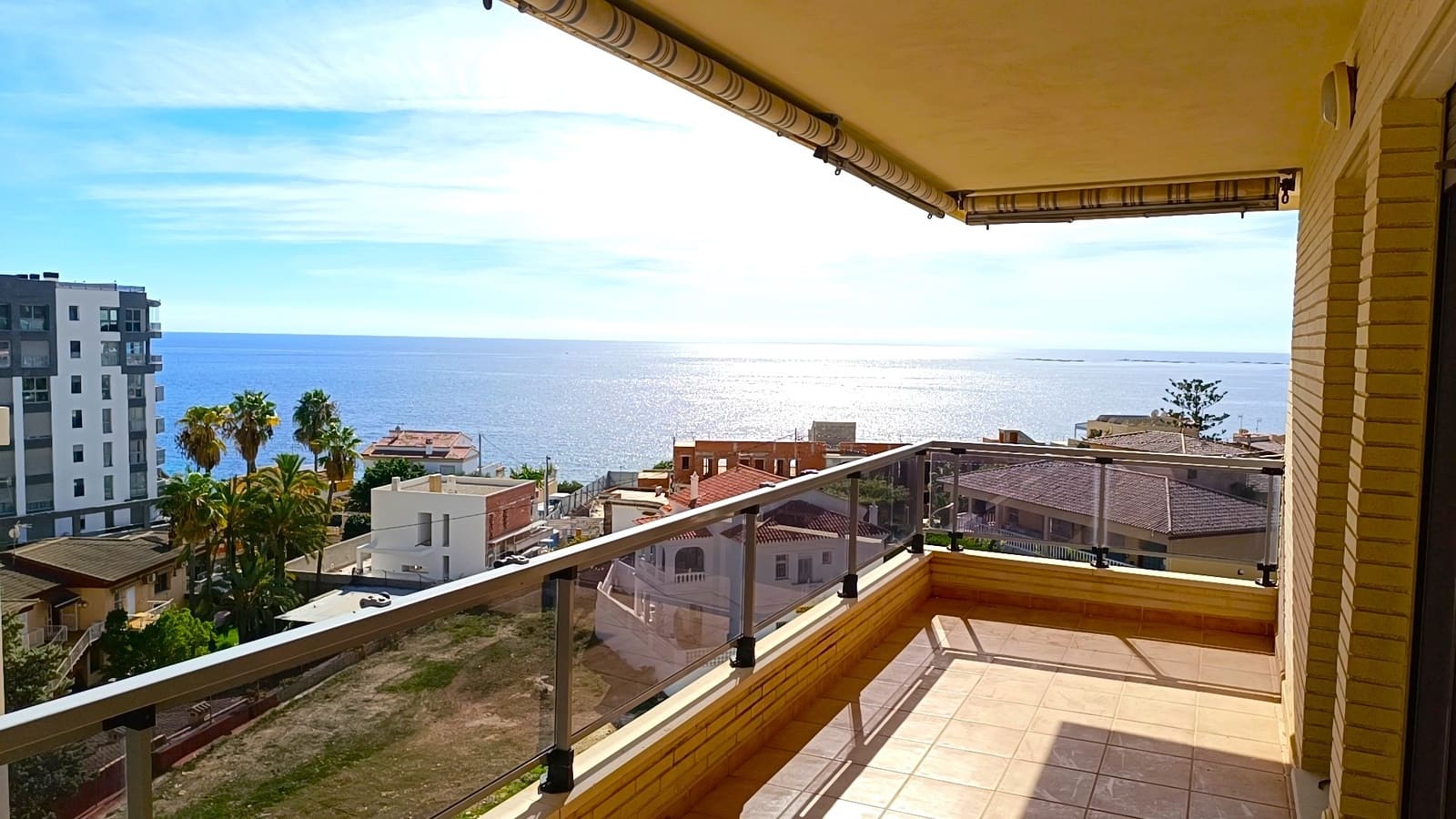 2 makuuhuone Huoneisto myytävänä paikassa Calpe / Calp mukana uima-altaan 
autotalli - 366 000 € (Ref: 9614742)