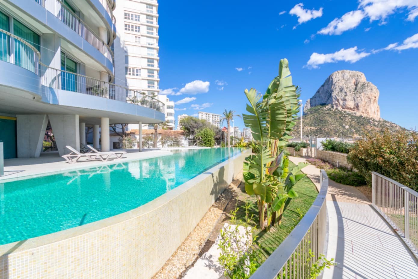 4 makuuhuone Asunto myytävänä paikassa Calpe / Calp mukana uima-altaan - 1 670 000 € (Ref: 9636459)