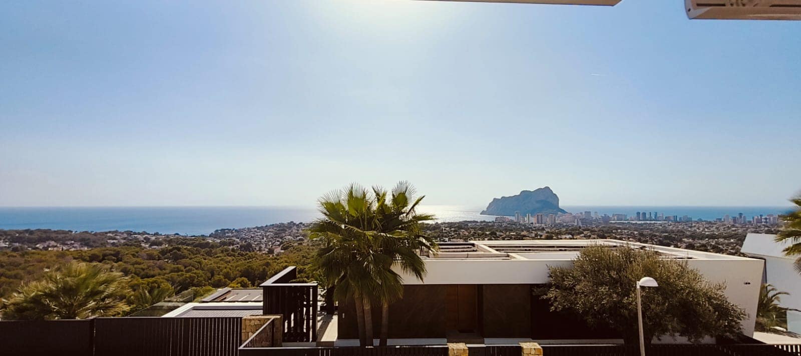 Chalet de 4 habitaciones en Calpe / Calp en venta con piscina - 1.390.000 € (Ref: 9641077)