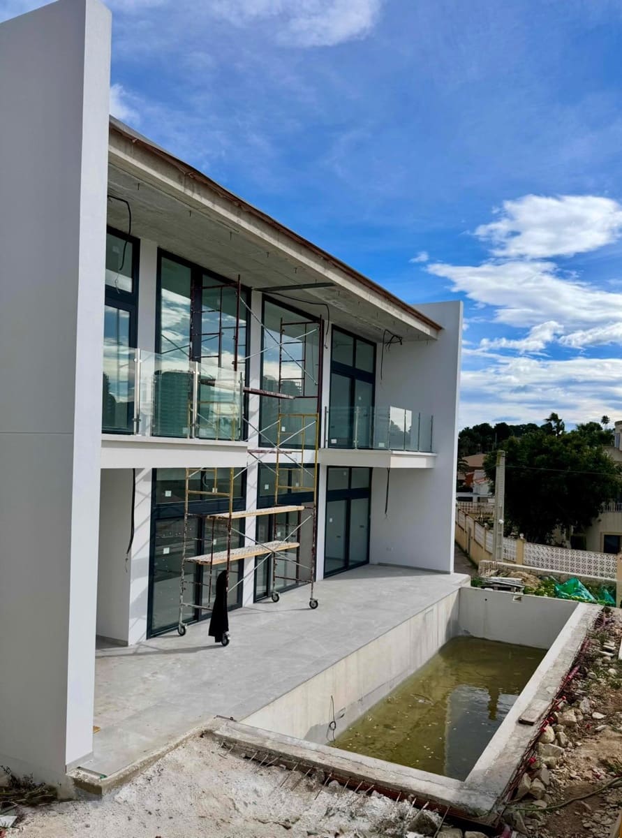 3 soverom Villa til salgs i Calpe / Calp med svømmebasseng - € 1 099 000 (Ref: 9655681)