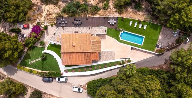 4 Zimmer Villa zu verkaufen in Calpe / Calp mit Pool - 999.900 € (Ref: 9686023)