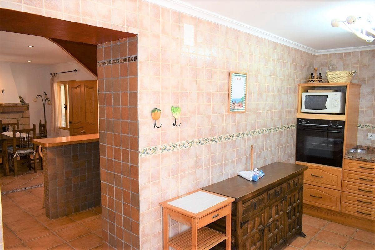 5 bedroom Villa for sale in Calpe / Calp with pool garage - € 650,000 (Ref: 9714525)