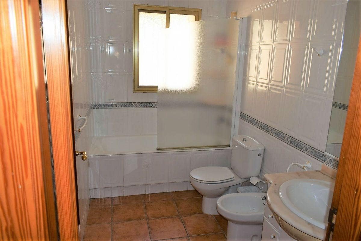 5 bedroom Villa for sale in Calpe / Calp with pool garage - € 650,000 (Ref: 9714525)