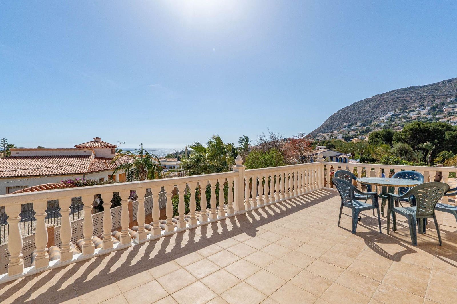5 bedroom Villa for sale in Calpe / Calp with pool garage - € 650,000 (Ref: 9714525)