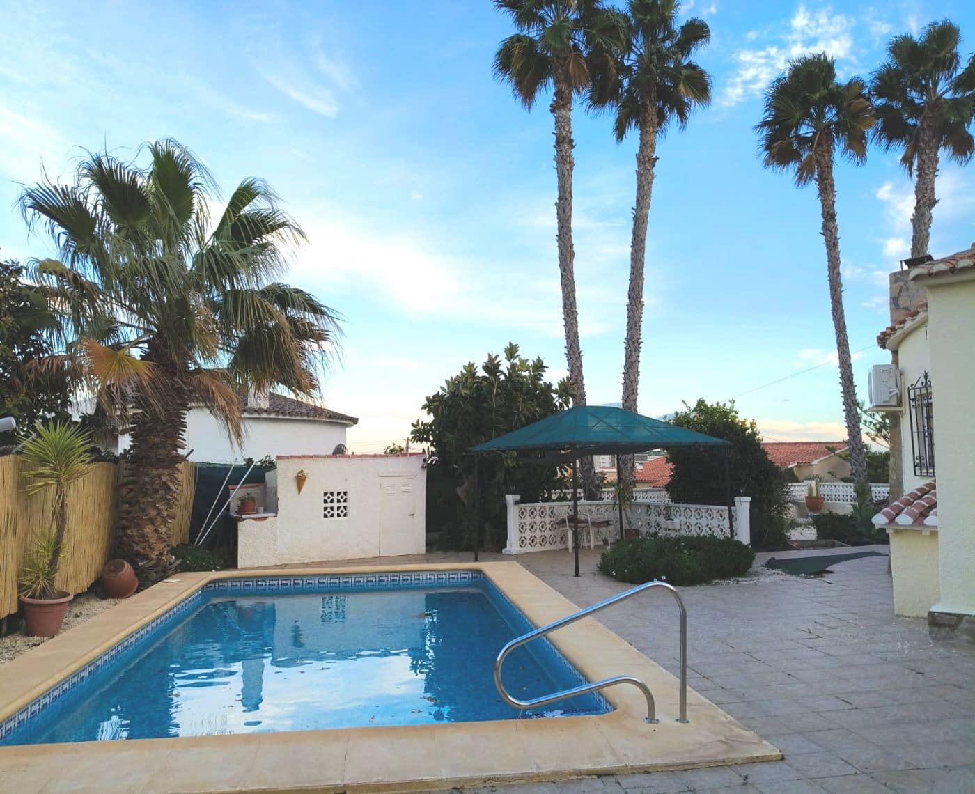 3 sypialnia Willa na sprzedaż w Calpe / Calp z basenem garażem - 475 000 € (Ref: 9719503)