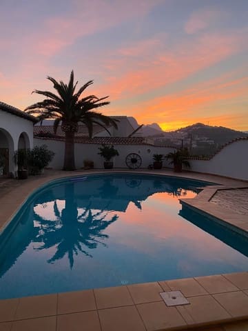 8 slaapkamer Villa te koop in Cometa - Carrió, Calpe / Calp met zwembad garage - € 790.000 (Ref: 9726353)