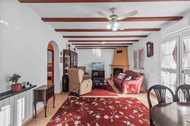 3 soverom Villa til salgs i Calpe / Calp med svømmebasseng garasje - € 535 000 (Ref: 9737981)