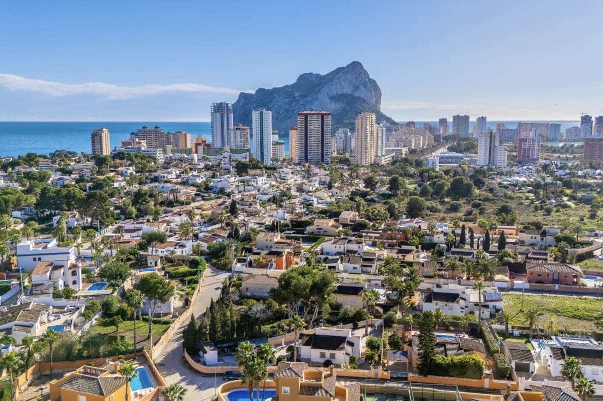 3 bedroom Villa for sale in Calpe / Calp with pool garage - € 535,000 (Ref: 9737981)