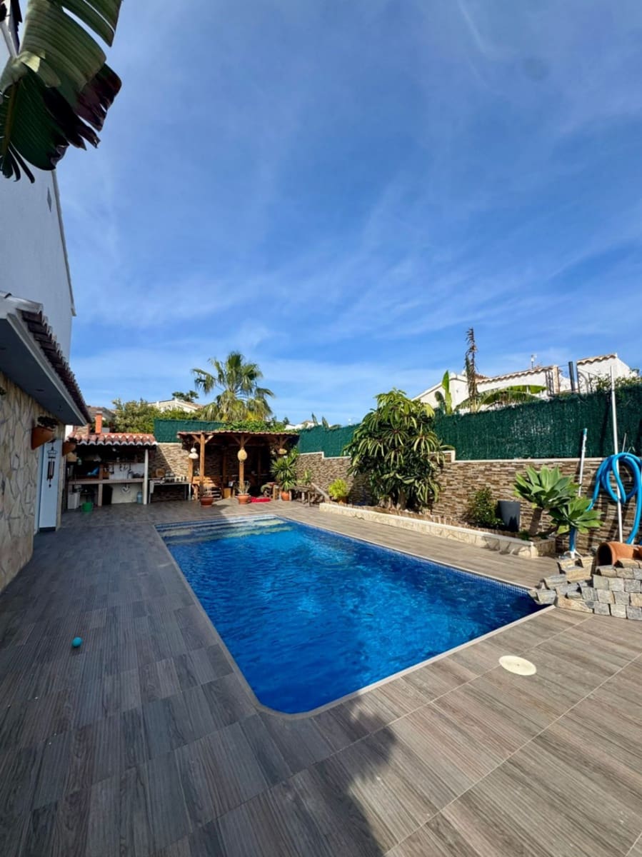 4 sovrum Villa till salu i Calpe / Calp med pool - 900 000 € (Ref: 9794075)