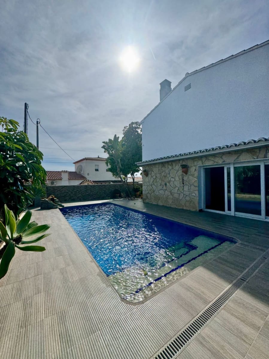 4 sovrum Villa till salu i Calpe / Calp med pool - 900 000 € (Ref: 9794075)