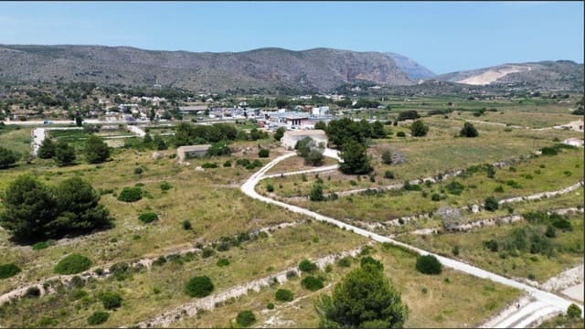 Rakentamaton maa myytävänä paikassa Teulada Pueblo, Teulada-Moraira - 900 000 € (Ref: 9953721)
