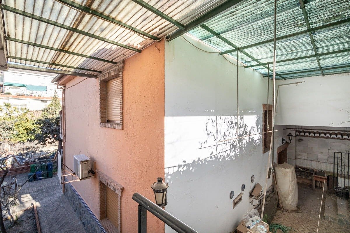 4 soveværelse Finca/Landehus til salg i Huetor Vega - € 550.000 (Ref: 7060934)