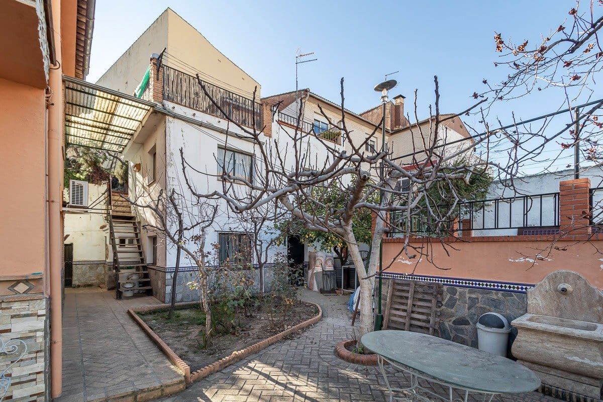 4 soveværelse Finca/Landehus til salg i Huetor Vega - € 550.000 (Ref: 7060934)