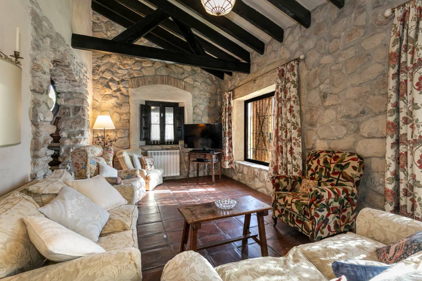 7 bedroom Finca/Country House for rent in Montefrio with pool - € 3,500 (Ref: 7080690)