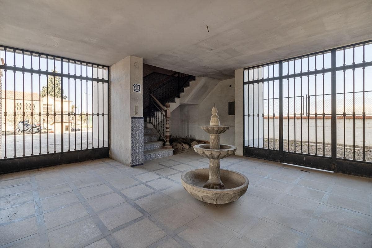 5 soveværelse Finca/Landehus til salg i Santa Fe med swimmingpool garage - € 695.000 (Ref: 7443625)