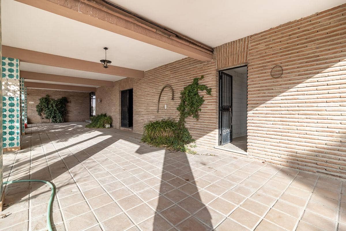 5 soveværelse Finca/Landehus til salg i Santa Fe med swimmingpool garage - € 695.000 (Ref: 7443625)