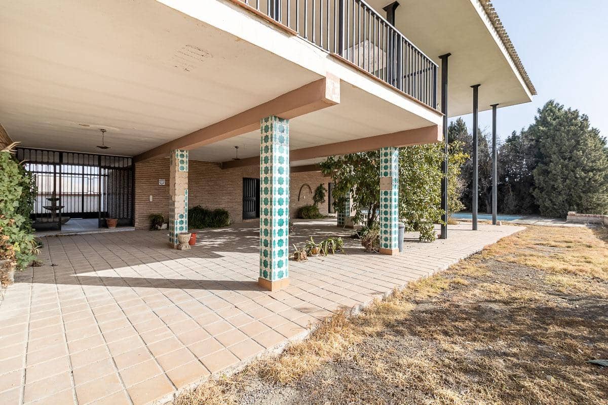 5 soveværelse Finca/Landehus til salg i Santa Fe med swimmingpool garage - € 695.000 (Ref: 7443625)