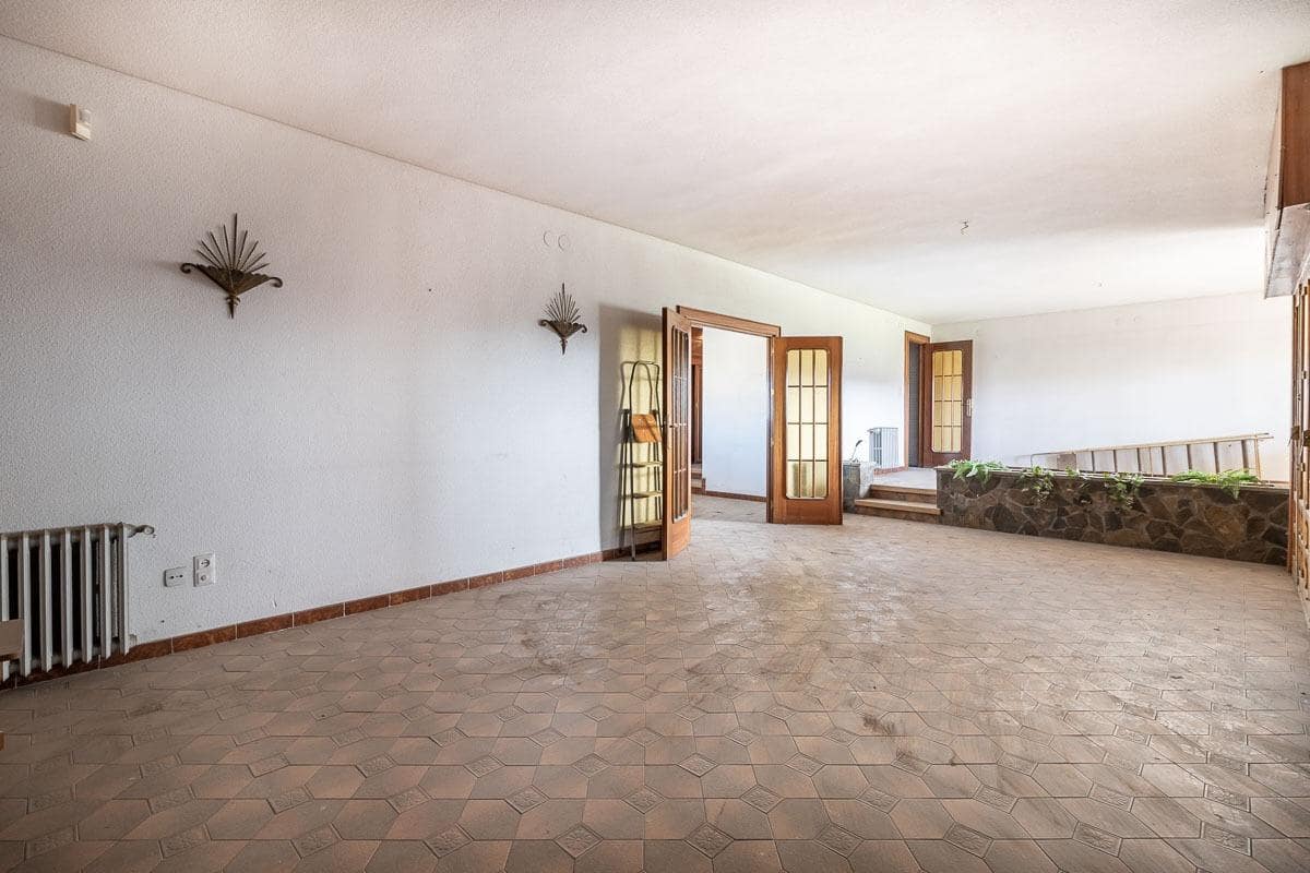 5 soveværelse Finca/Landehus til salg i Santa Fe med swimmingpool garage - € 695.000 (Ref: 7443625)