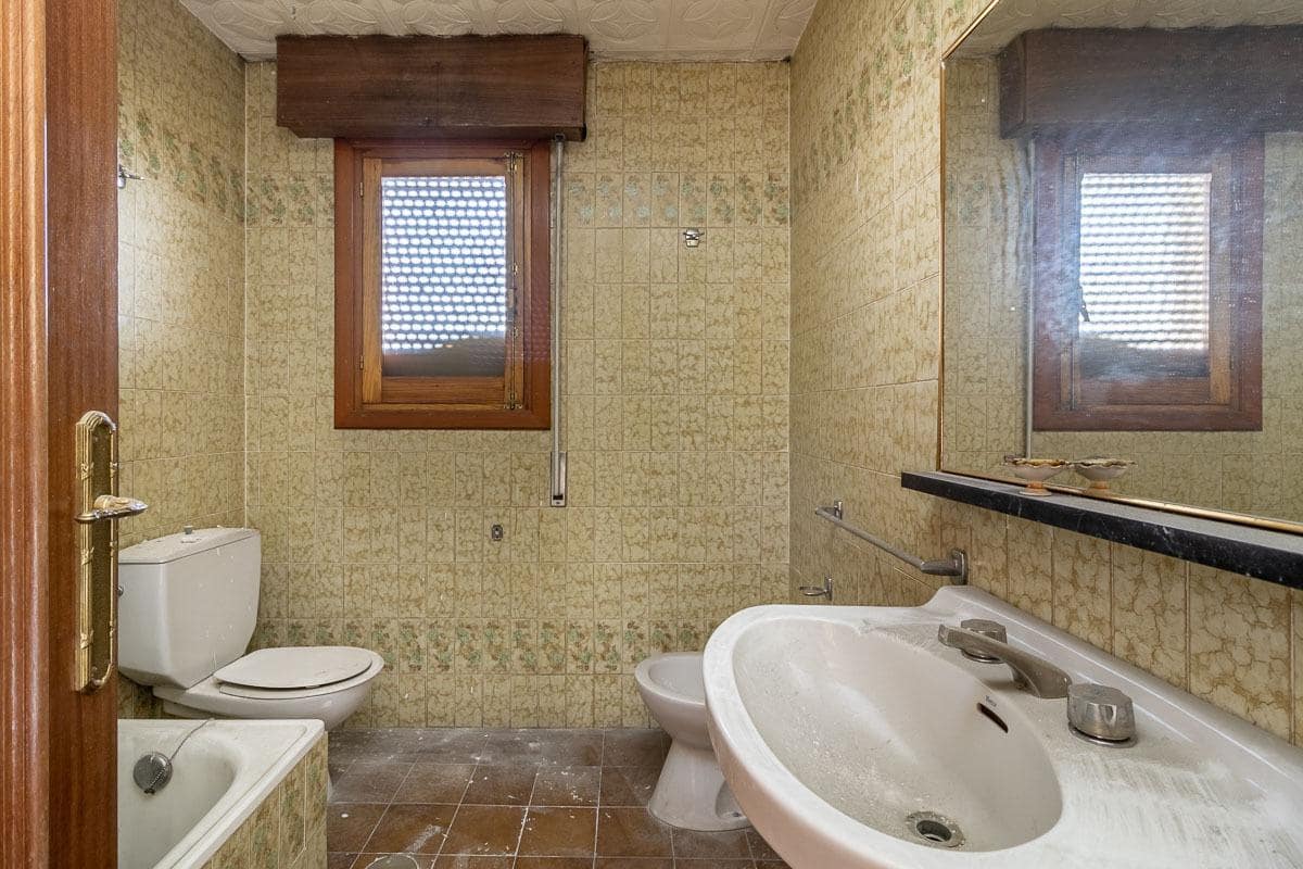 5 soveværelse Finca/Landehus til salg i Santa Fe med swimmingpool garage - € 695.000 (Ref: 7443625)